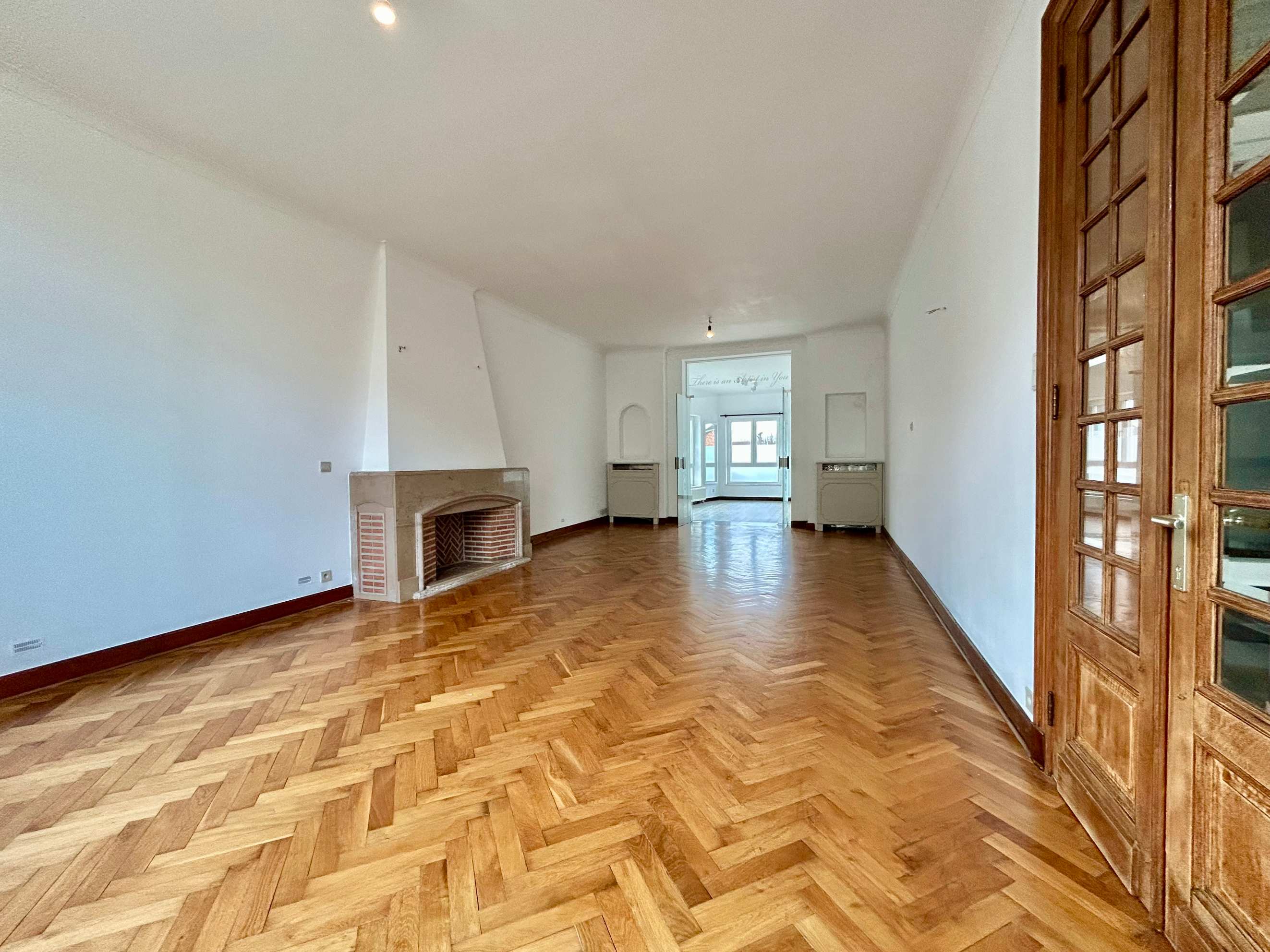 Bureaux - commerce de +/- 75 m²