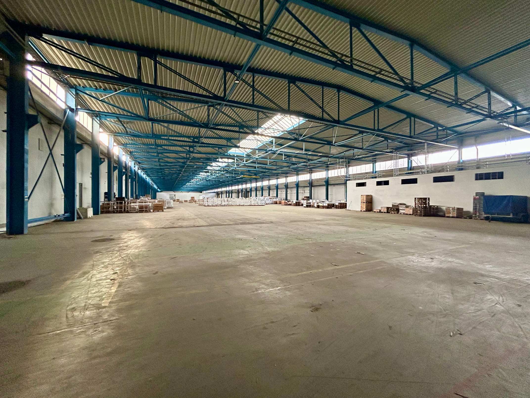 Entrepôt 6.300 m² (site sécurisé)