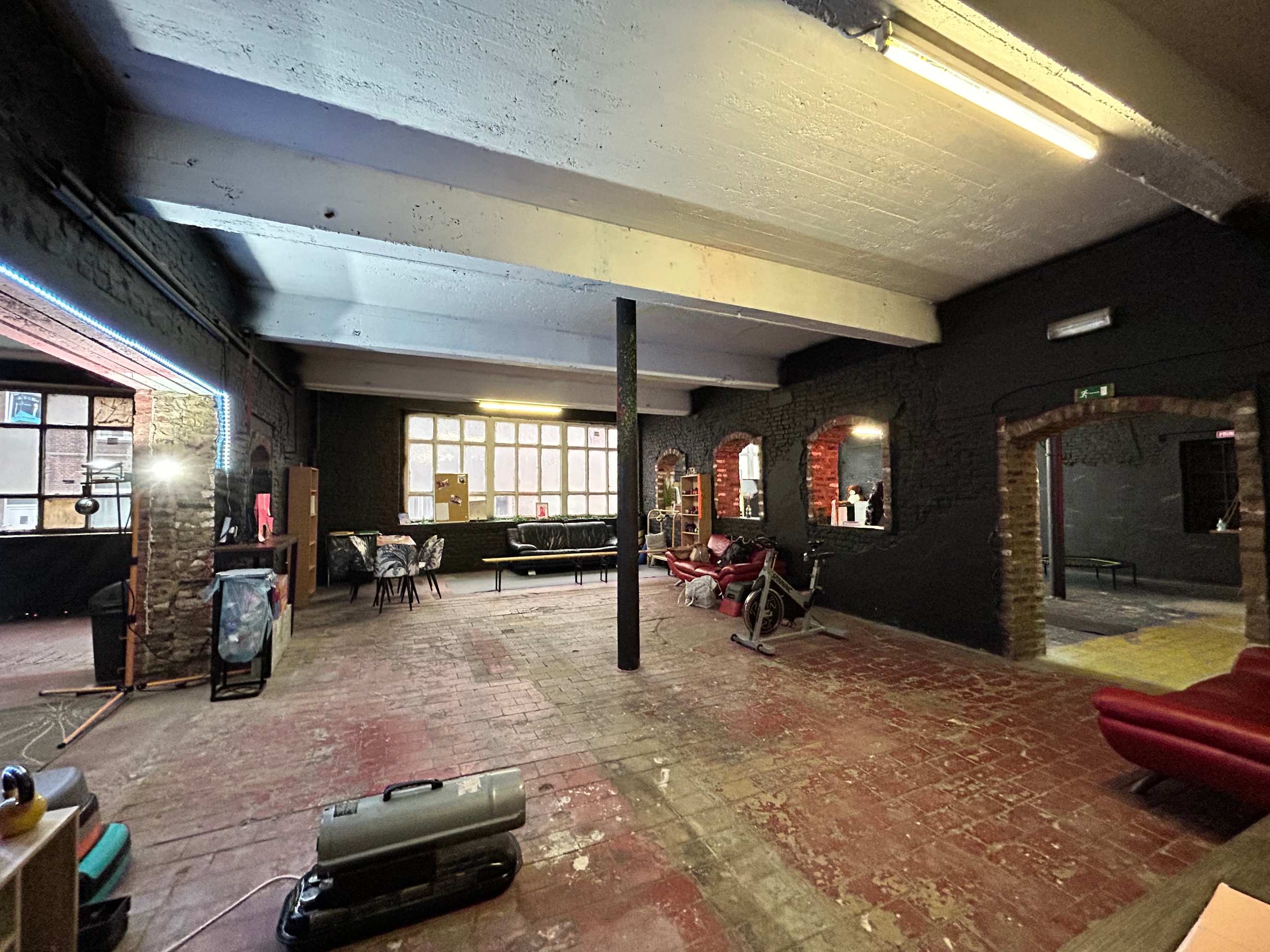 Surface polyvalente 240m²