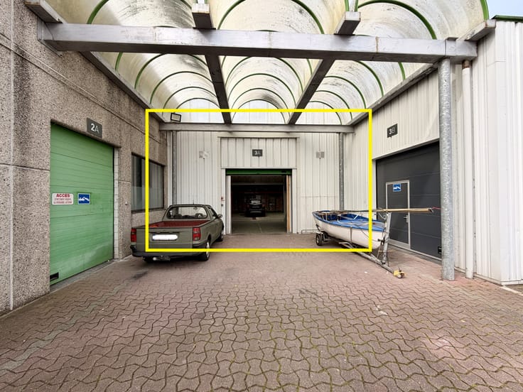 Entrepôt de +/- 225m²