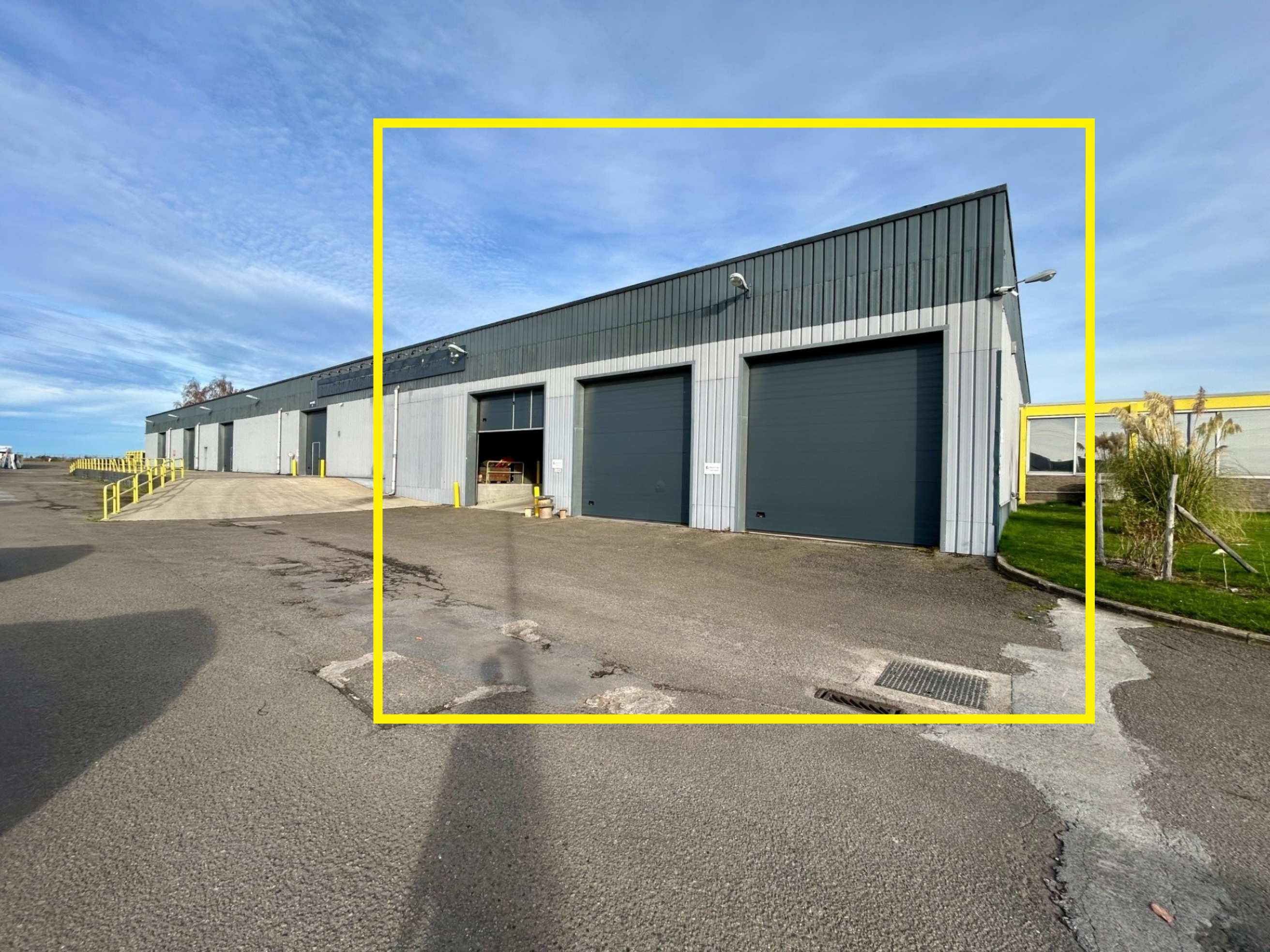 Entrepôt 1.000 m² (+bureau)